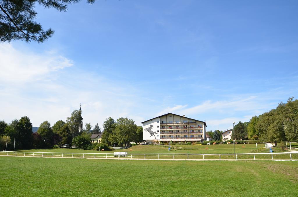Hotel Reitzentrum Hausruckhof Ampflwang im Hausruckwald Kültér fotó